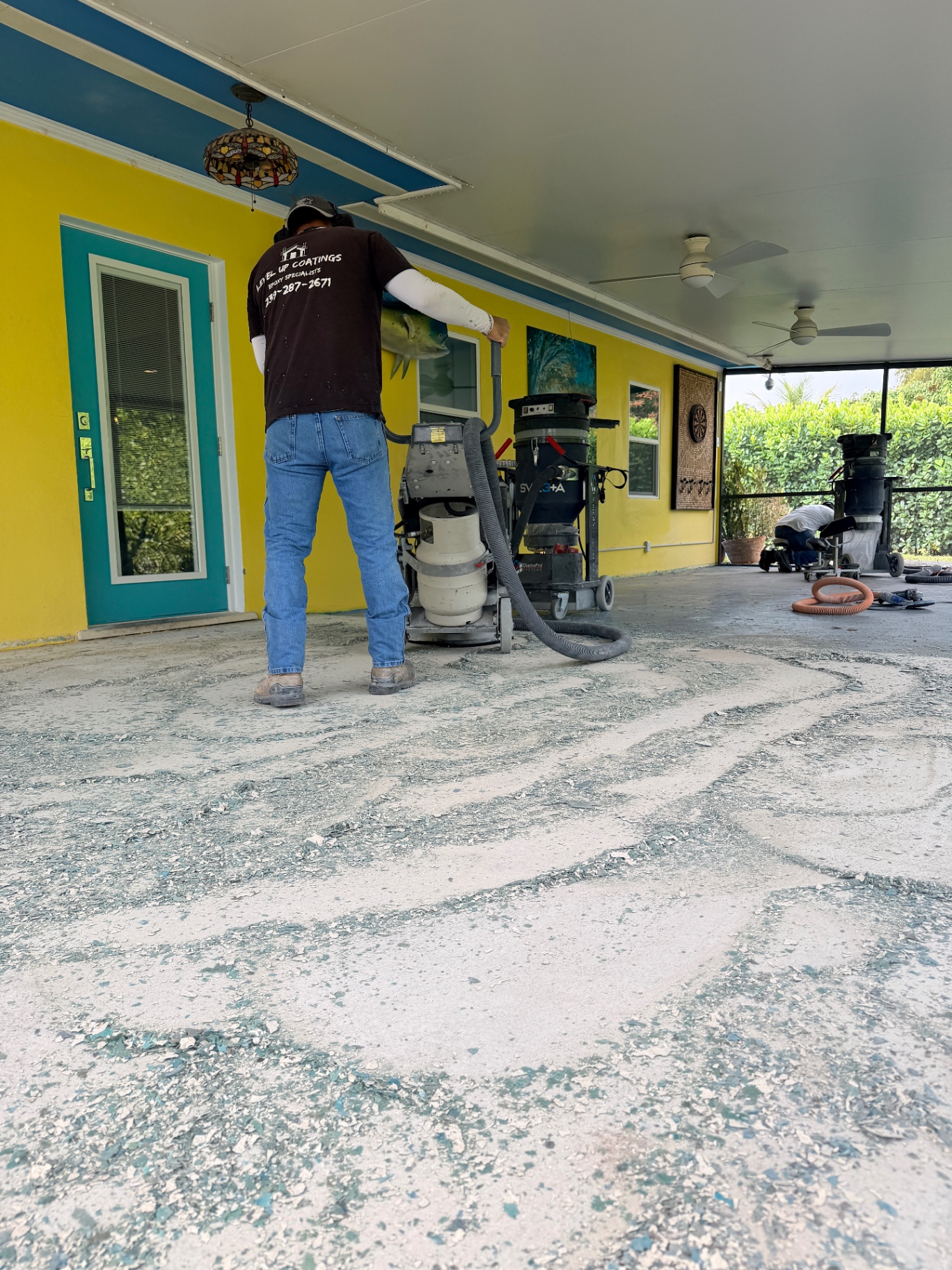 Concrete grinding prep with dust extraction